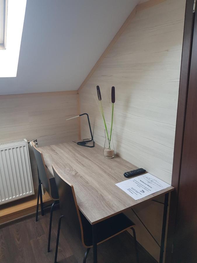 Pokoje Goscinne Nad Jeziorem Tychy Extérieur photo